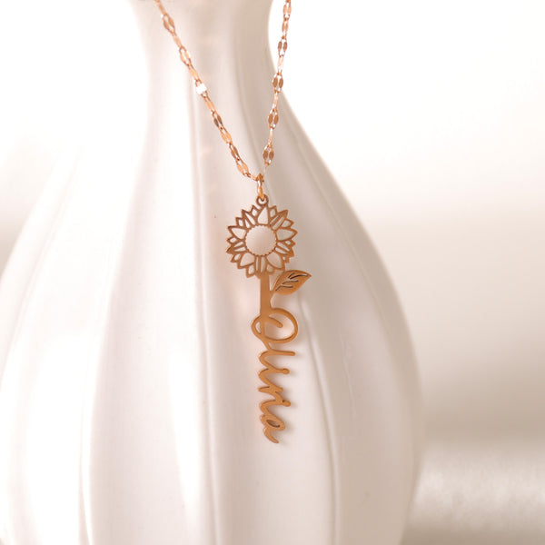 Personalized sunflower name necklace in gold – cheerful and meaningful gift