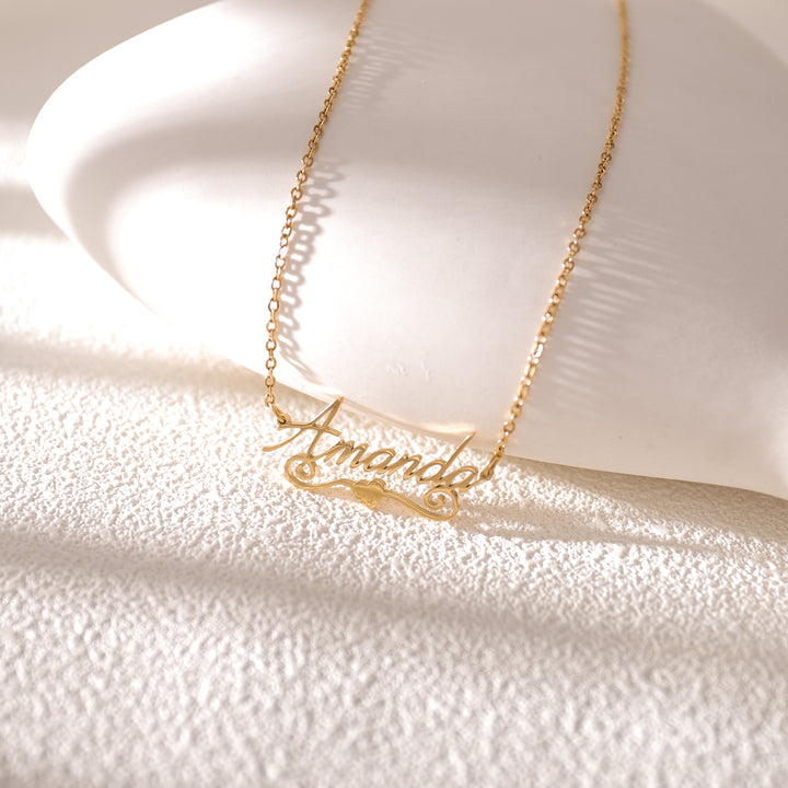 Close-up of simple pendant necklace – clean, classic design by LUNA