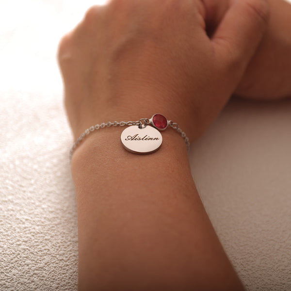 Gold birthstone name bracelet – personalized with engraved name and gemstone